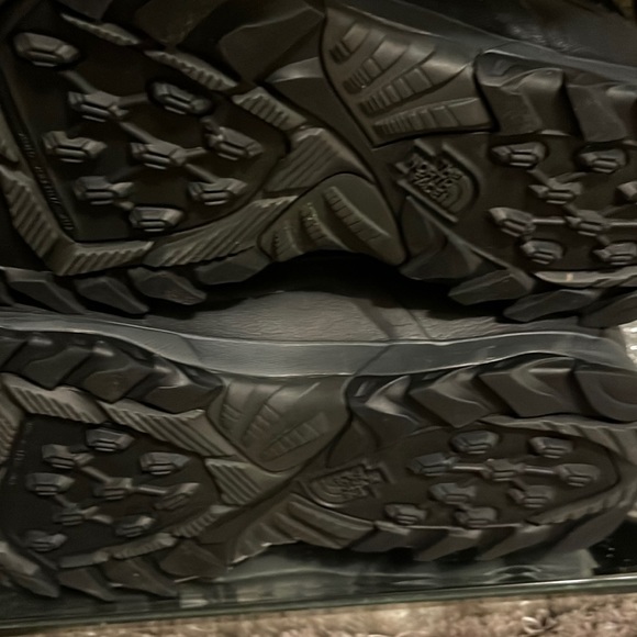 The North Face size US 8 Hicking Boots. - Picture 6 of 7